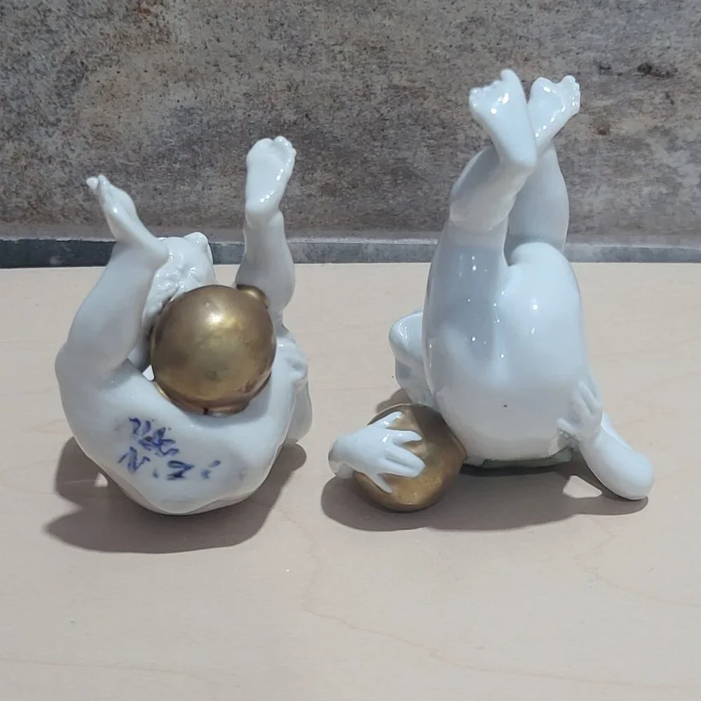 Porcelain Boy Playing With Golden Ball Miani Venezia Calle Fabbri 4665 Chipped T